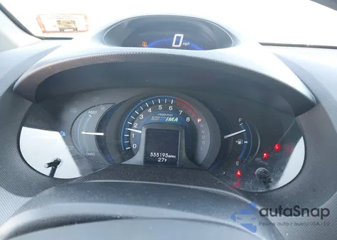 2013 Honda Insight z USA, uszkodzony, nr VIN JHMZE2H31DS006188